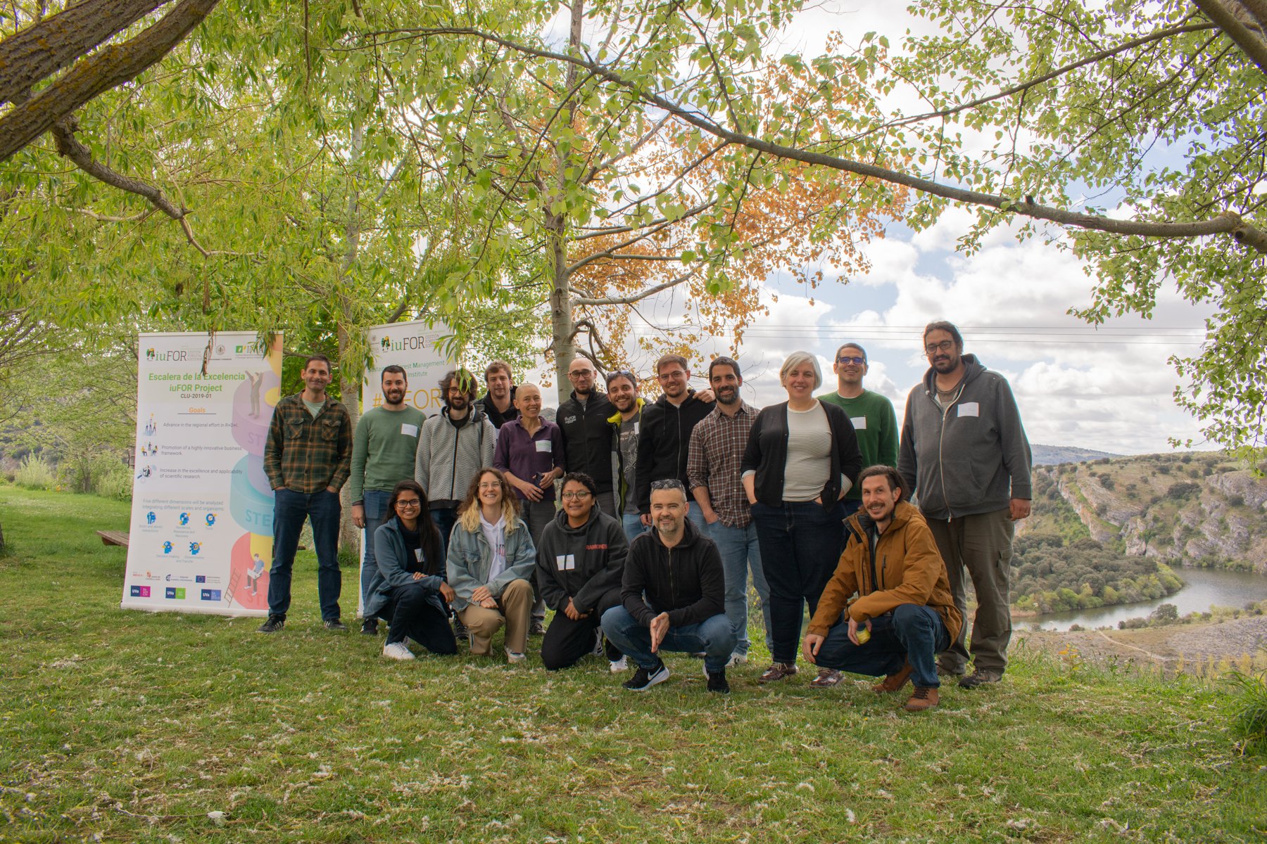 Participantes y organizadores de la jornada